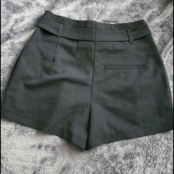 ASOS Pleated shorts w tie front - Picture 3 of 3